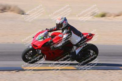 media/Dec-10-2023-SoCal Trackdays (Sun) [[0ce70f5433]]/Turn 9 Inside Set 2 (1115am)/